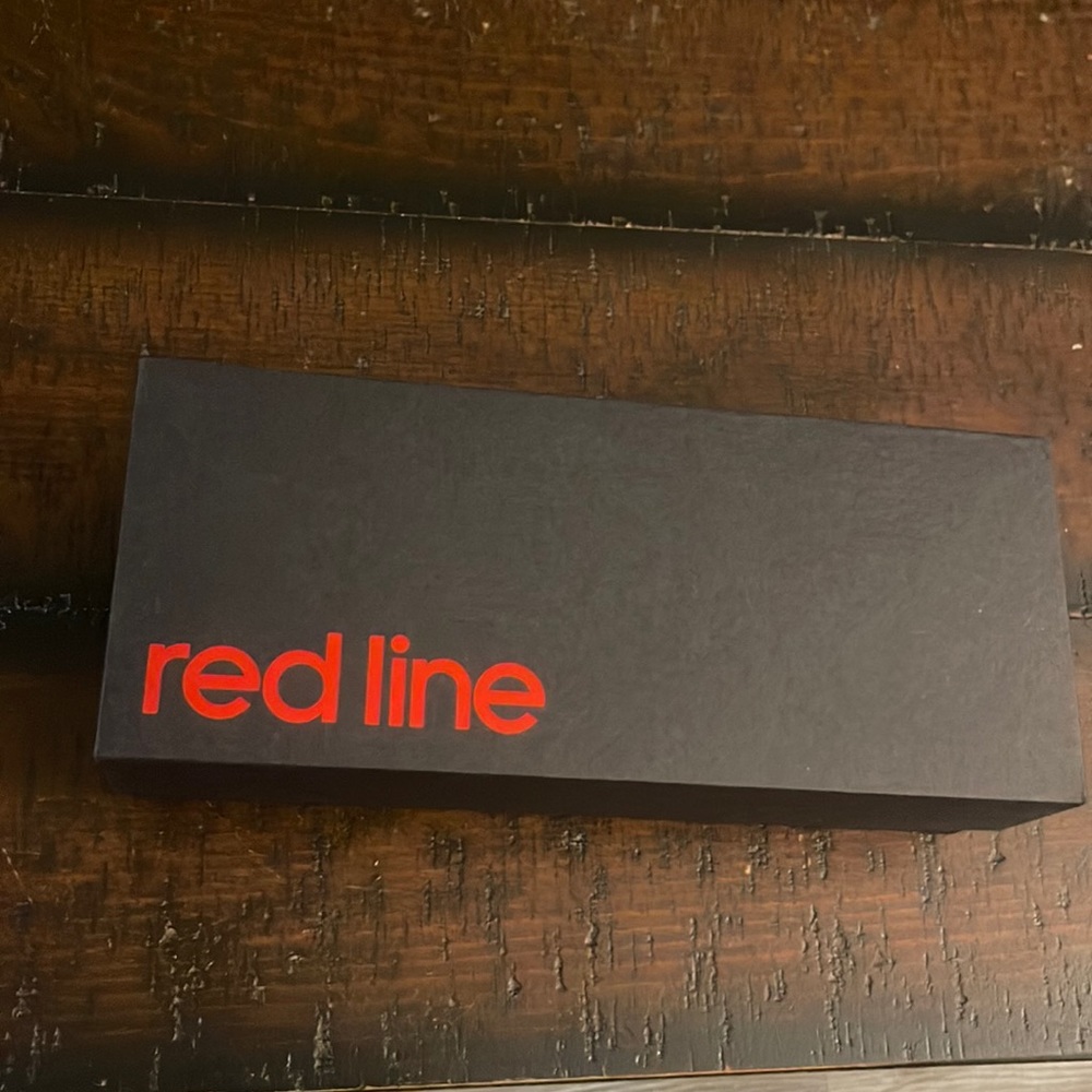 Red Line compressor watch with changeable wrist bands
